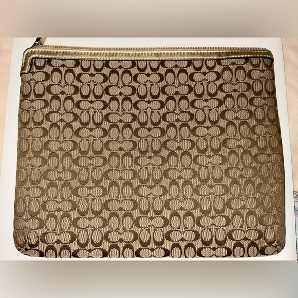 Coach iPad sleeve - Picture 1 of 6